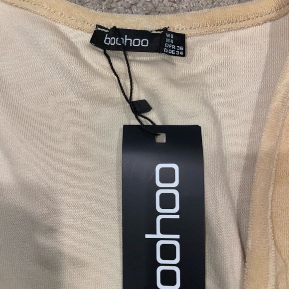 Boohoo Twist Front Crop Top - Picture 3 of 3